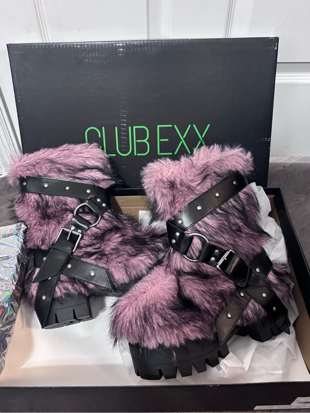 NIB Dolls Kill / Club Exx Pink Low Wild Instincts Faux Fur Combat Boots